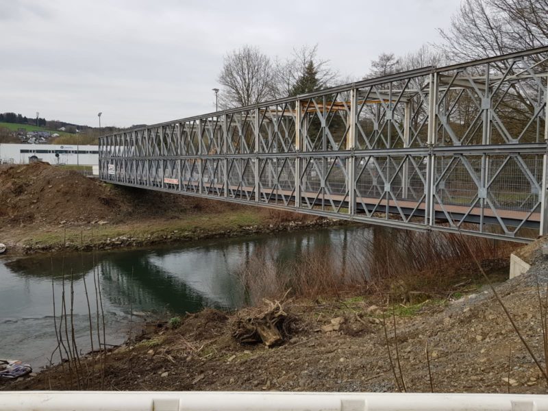 20 3 19 Errichtung der Fußgänger- und Fahradbrücke